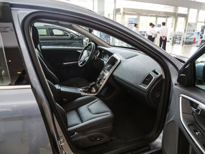 20172.0T T5 AWD M п؅^