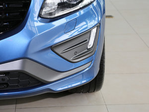 2017款2.0T T5 AWD 个性运动升级版 前雾灯