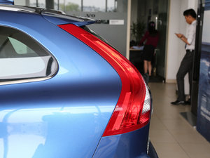 20172.0T T5 AWD \ (ji)^