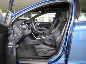 2017款2.0T T5 AWD 个性运动升级版 前排空间