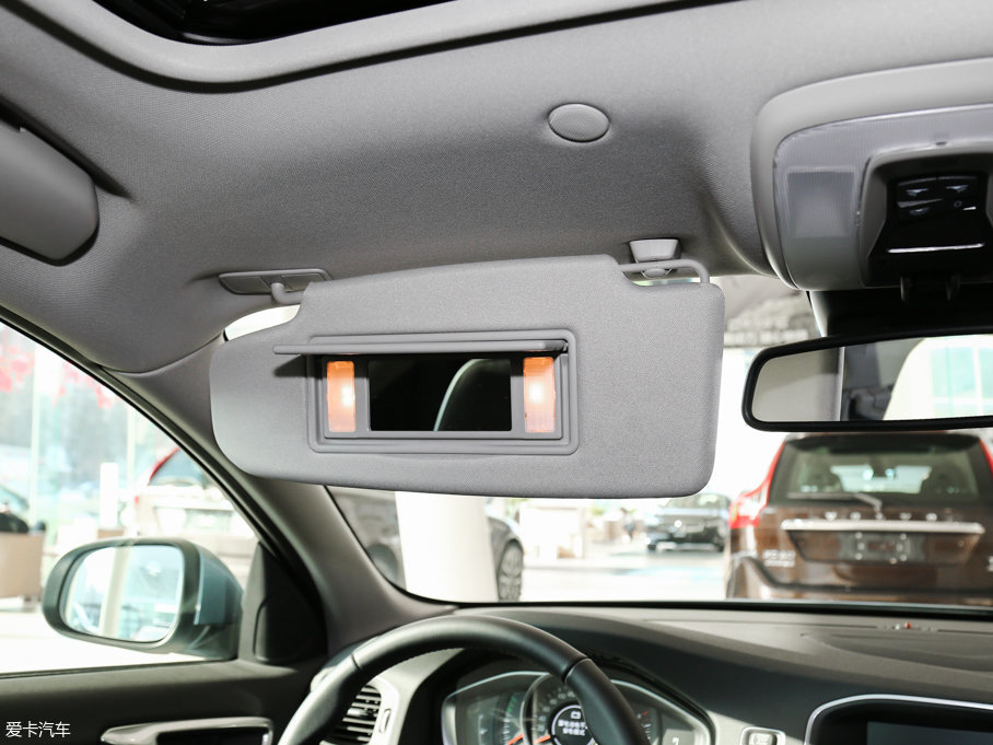 2017֠S60 L 1.5T T3 а