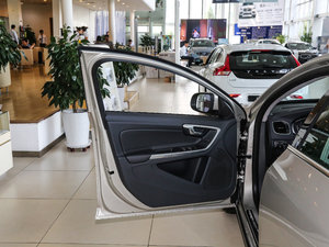 2017L 2.0T T5 S {λ܇T