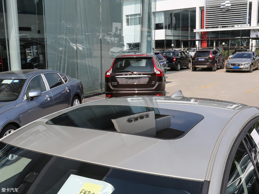 2018֠S60 L 1.5T T3 а