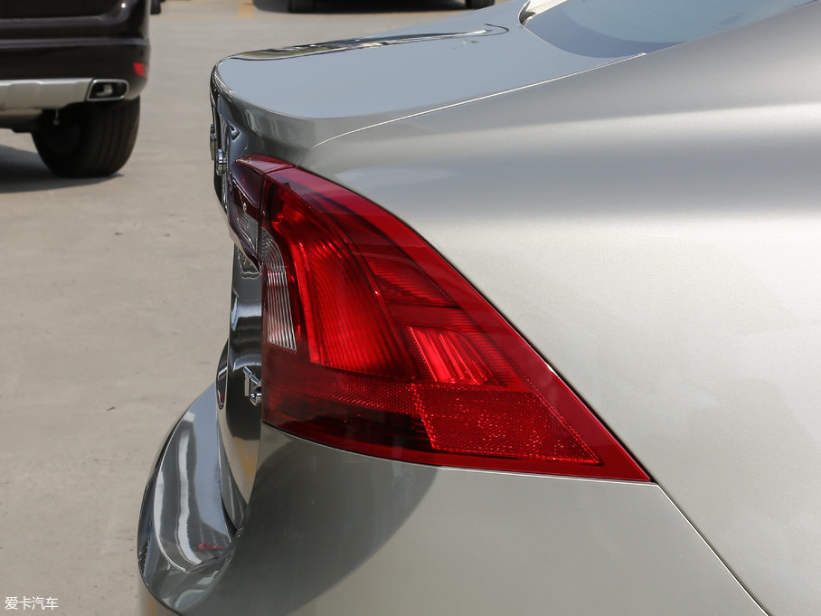 2018֠S60 L 1.5T T3 а