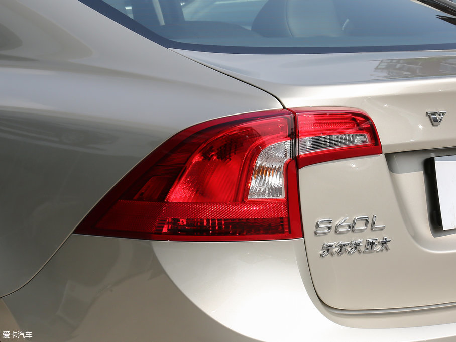 2018֠S60 L 1.5T T3 а