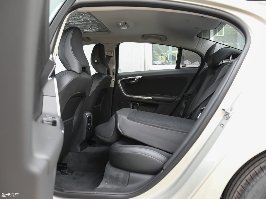 2018֠S60 L 1.5T T3 а