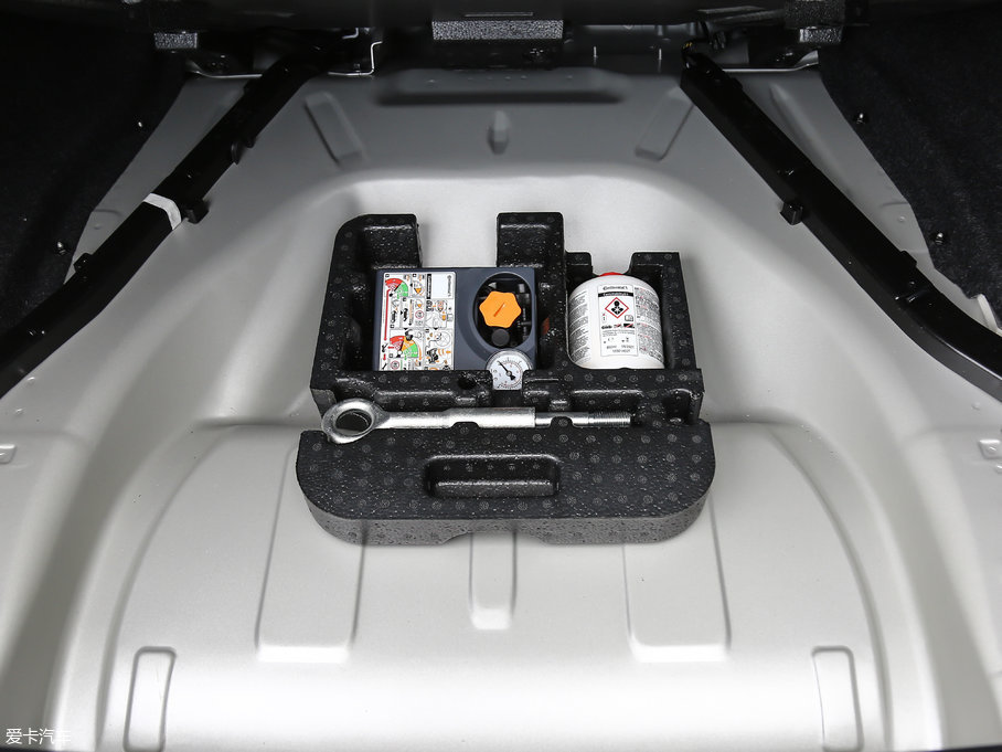 2018���֠���S60 L 1.5T T3 ���а�