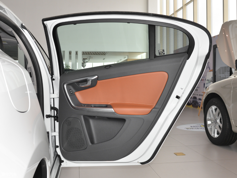 2018���֠���S60 L 2.0T T5 ���S��