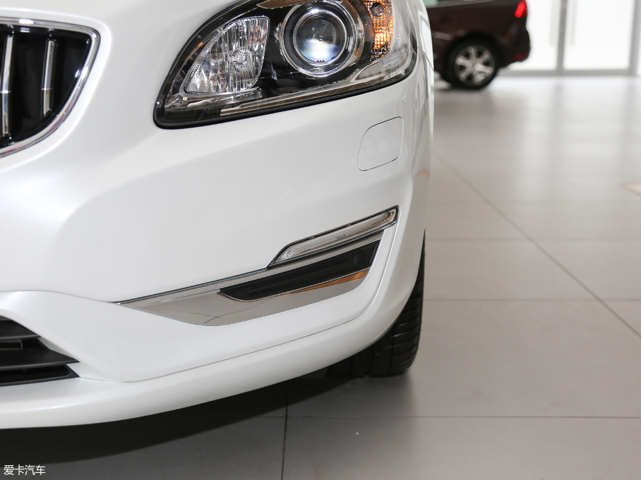 2018֠S60 L 1.5T T3 а