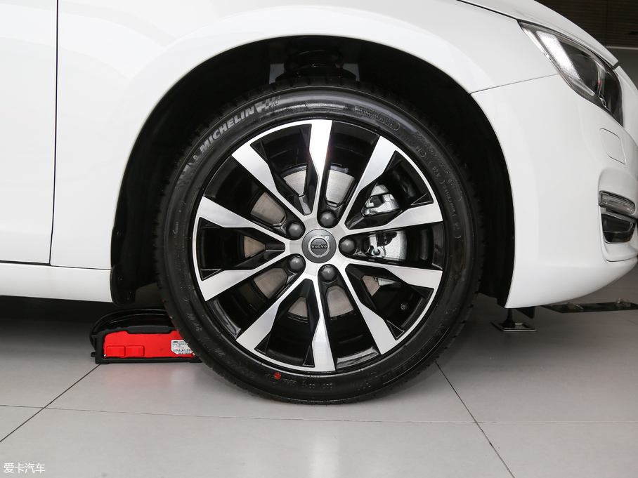 2018֠S60 L 1.5T T3 а