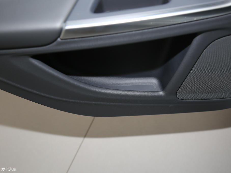 2018���֠���S60 L 1.5T T3 ���а�