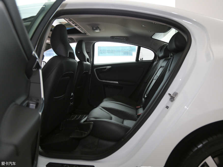 2018֠S60 L 1.5T T3 а