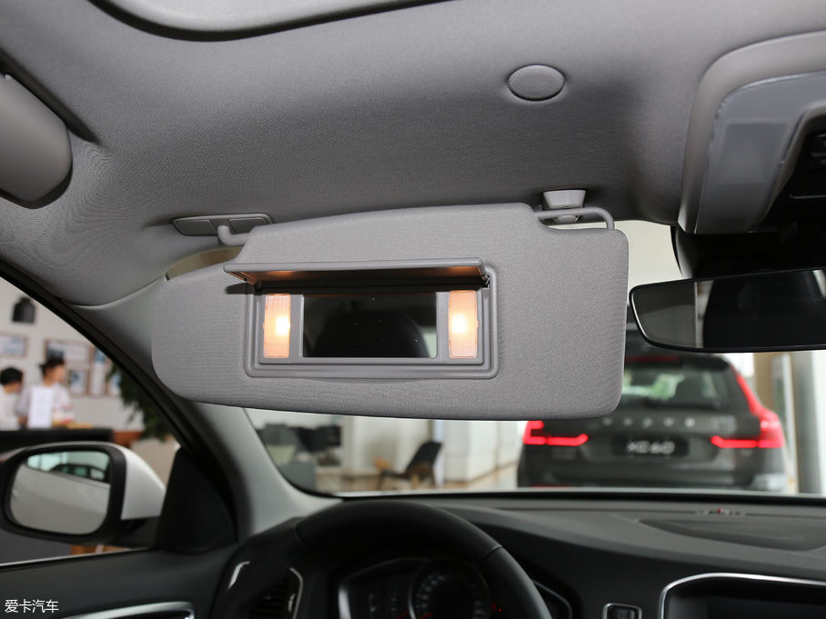 2018֠S60 L 1.5T T3 а