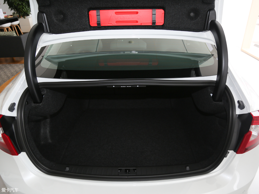 2018֠S60 L 1.5T T3 а