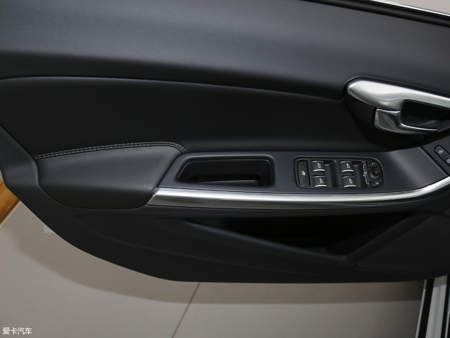 2018���֠���S60 L 1.5T T3 ���а�