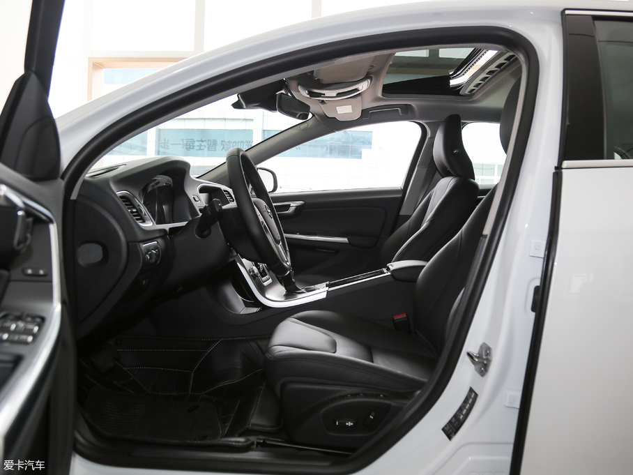 2018֠S60 L 1.5T T3 а