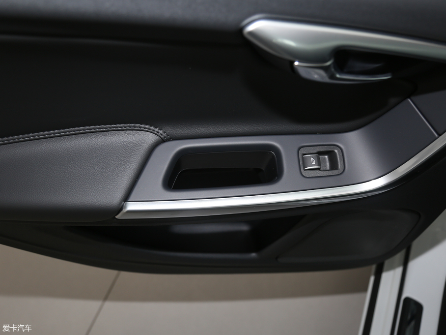 2018֠S60 L 1.5T T3 а