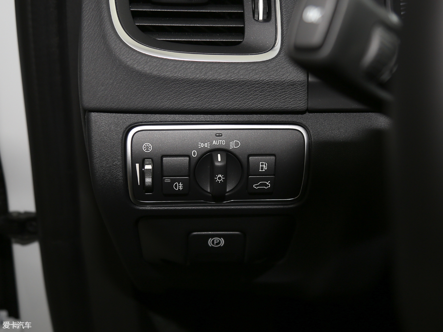 2018֠S60 L 1.5T T3 а