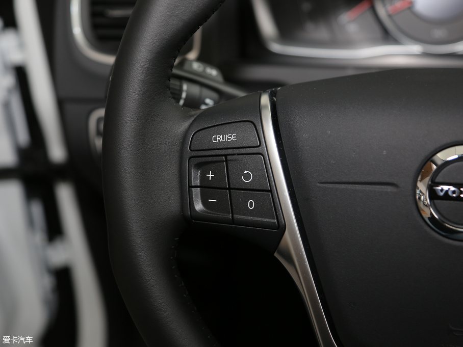 2018֠S60 L 1.5T T3 а