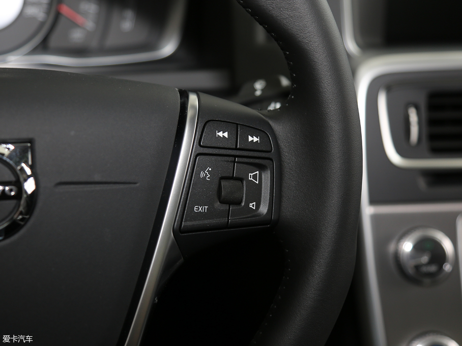 2018֠S60 L 1.5T T3 а