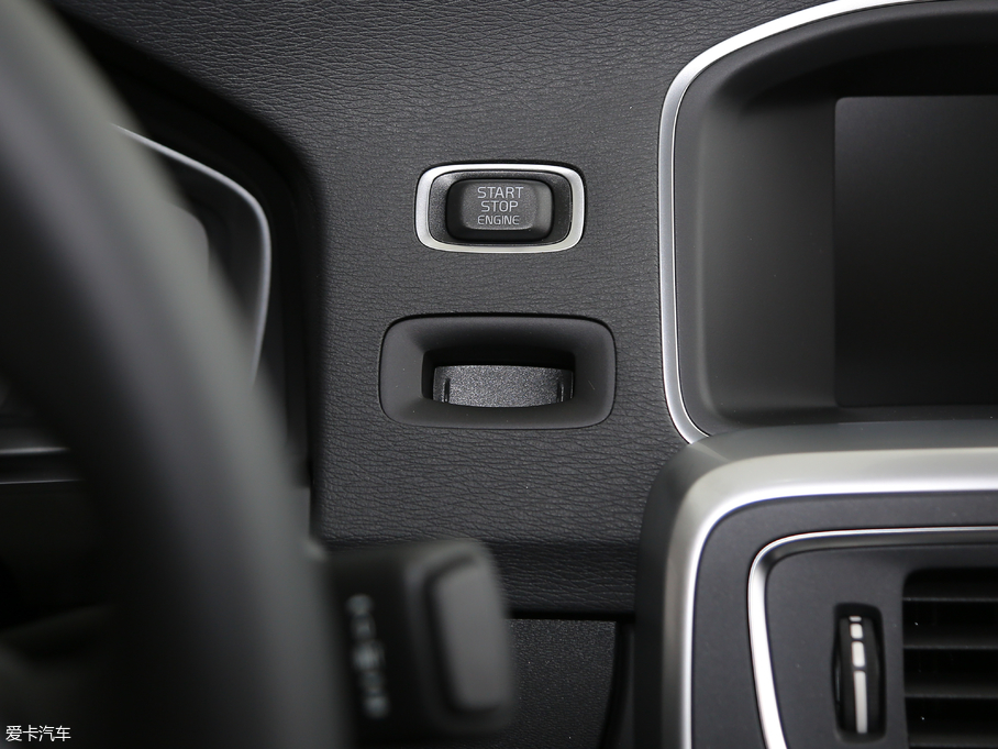 2018֠S60 L 1.5T T3 а