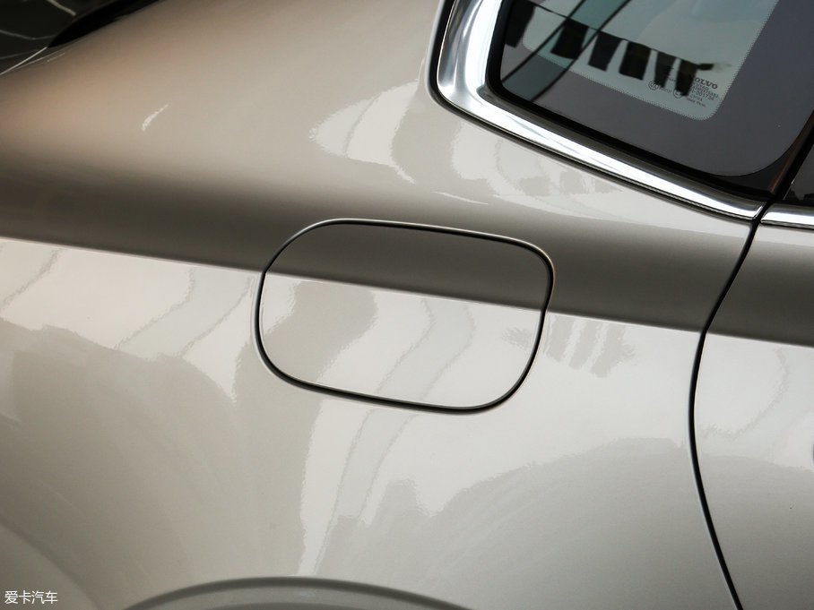 2018���֠���S90 T4 ���h��