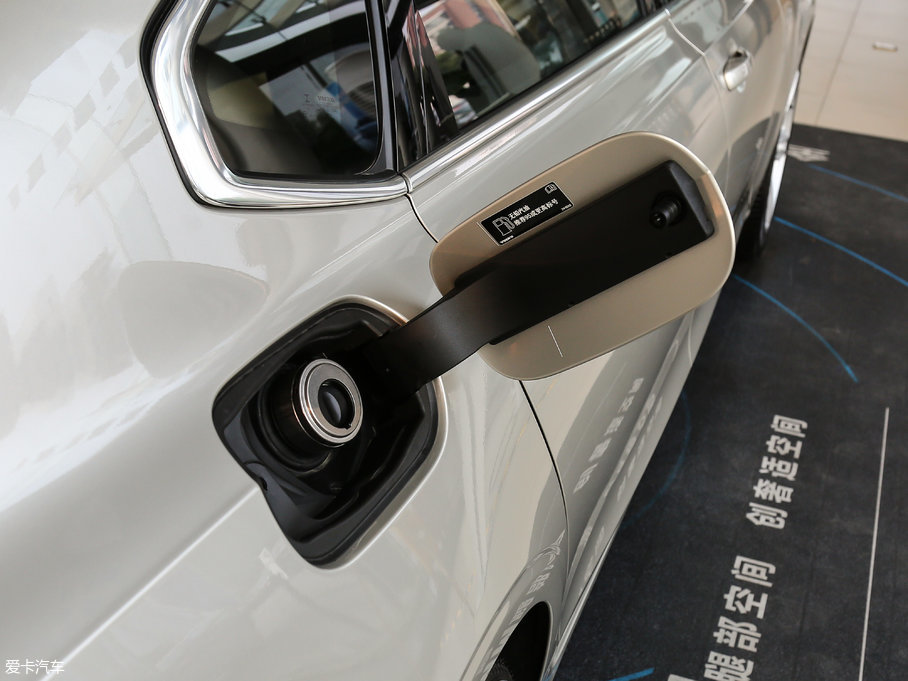 2018���֠���S90 T4 ���h��