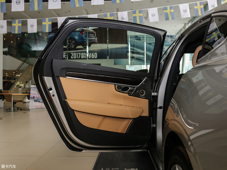 2018���֠���S90 T4 ���h��