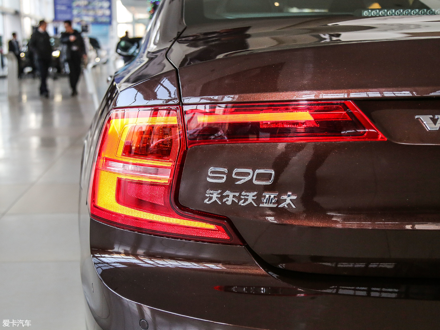 2018֠S90 T4 h