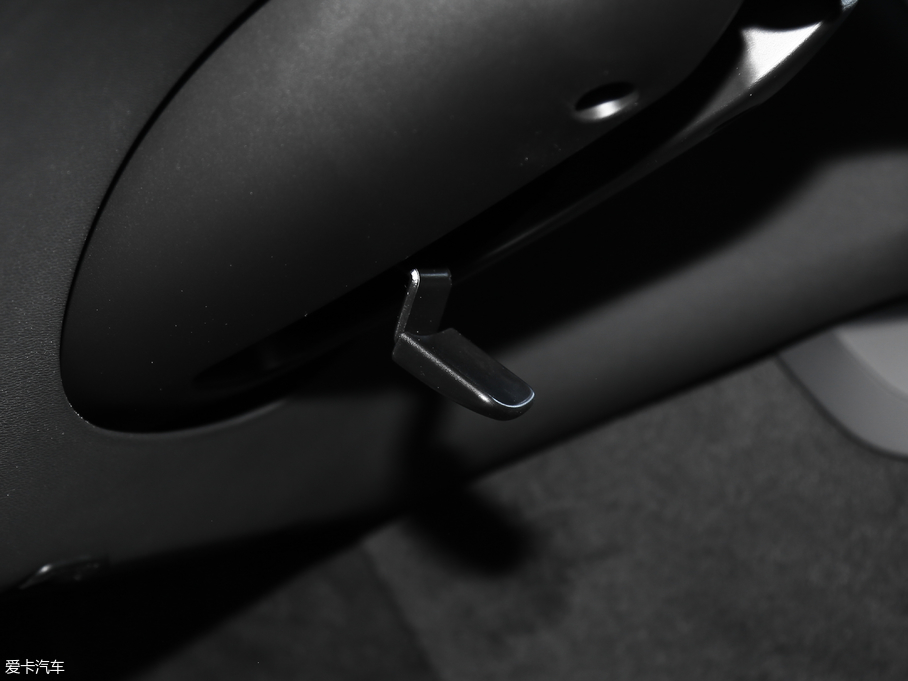 2018���֠���XC60 T5 ��������\�Ӱ�