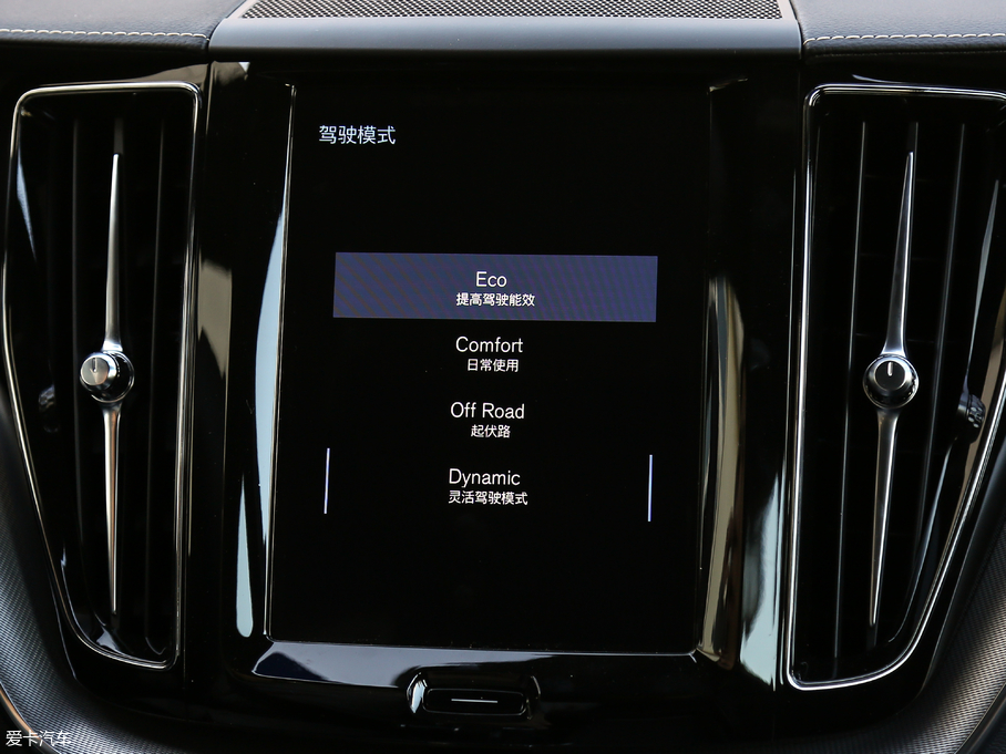 2018���֠���XC60 T5 ��������\�Ӱ�