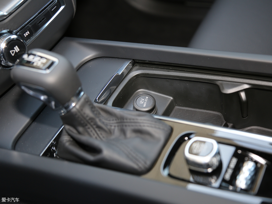 2018���֠���XC60 T4 ���ݰ�