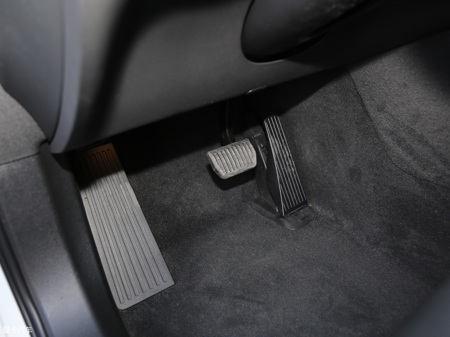 2018���֠���XC60 T4 ���ݰ�