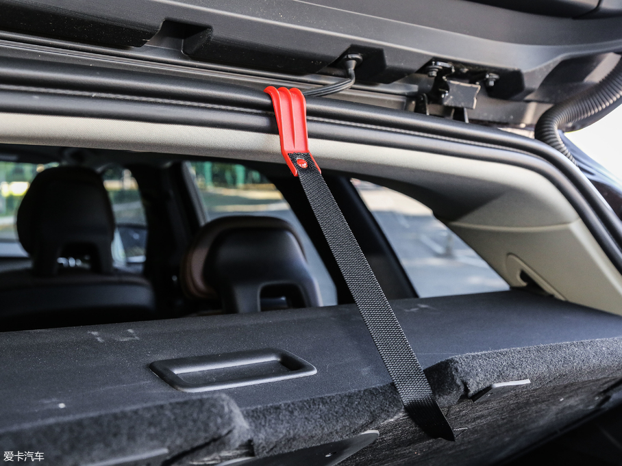 2018֠XC60 T5 (q)źA