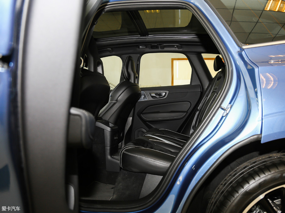 【2018款沃尔沃XC60混动T8 E驱混动智雅运动