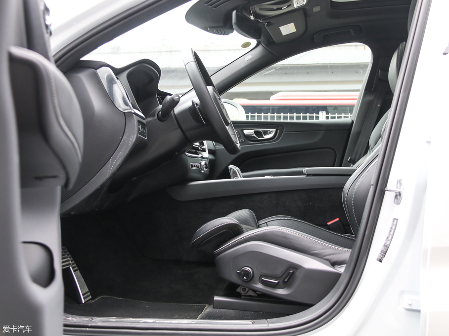 2018֠XC60Դ T8 E(q)(dng)\(yn)(dng)