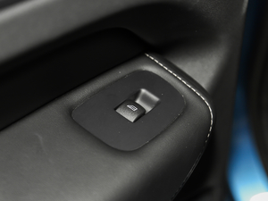 2018T8 E(q)(dng)\(yn)(dng) g