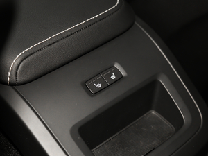 2018T8 E(q)(dng)\(yn)(dng) g