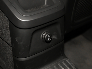 2018T8 E(q)(dng)\(yn)(dng) g