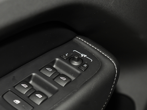 2018T8 E(q)(dng)\(yn)(dng) g