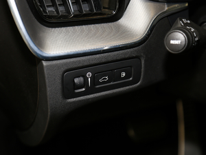 2018T8 E(q)(dng)\(yn)(dng) g