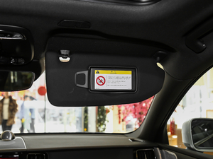 2018T8 E(q)(dng)\(yn)(dng) g