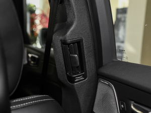 2018T8 E(q)(dng)\(yn)(dng) g