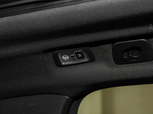 2018T8 E(q)(dng)\(yn)(dng) g