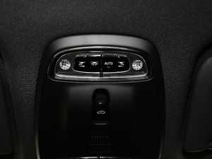 2018T8 E(q)(dng)\(yn)(dng) g