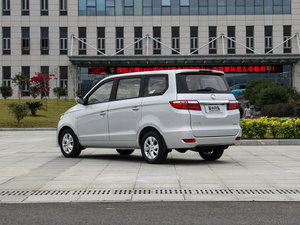 2015款1.5L 手动旗舰型 左后45度
