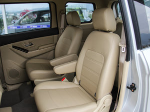 2015款1.5L 手动旗舰型 后排座椅
