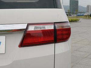2015款1.5L 手动豪华型 尾灯
