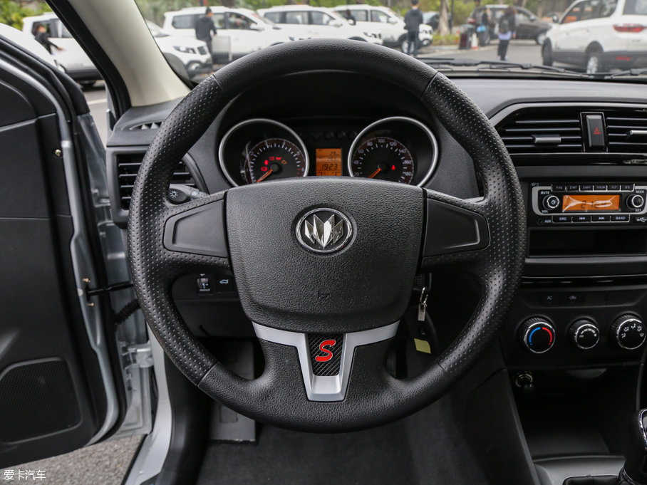 2017��vV60 1.5L �ք����m��