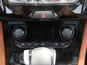 2018款1.3T CVT舒适型 中控区